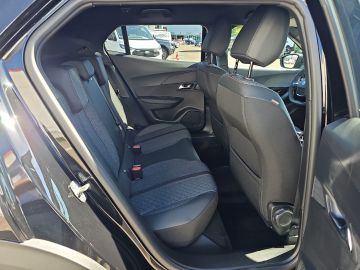 Bild 10 Peugeot 2008 Hybrid 145 Allure LED Apple CarPlay Android