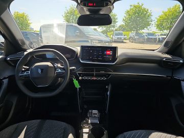 Bild 11 Peugeot 2008 Hybrid 145 Allure LED Apple CarPlay Android