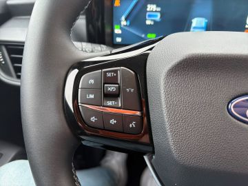 Bild 17 Ford Tourneo Courier BEV Titanium Klimaautom DAB SHZ