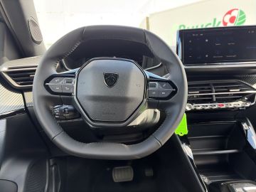 Bild 14 Peugeot 2008 Hybrid 145 Allure LED Apple CarPlay Android