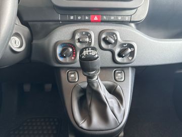 Bild 15 Fiat Panda Base DAB Spurhalteass. Verkehrszeichenerk.