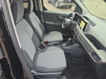 Bild 13 Ford Tourneo Courier Titanium Navi ACC Klimaautom DAB