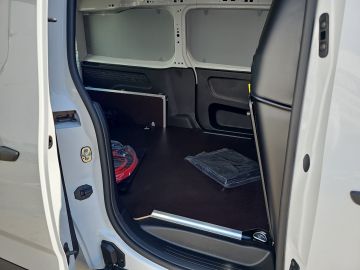 Bild 10 Opel Combo E Cargo XL Musikstreaming DAB SHZ Verkehrs