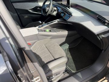 Bild 13 Peugeot 3008 Hybrid 145 GT Navi Digitales Cockpit LED AC