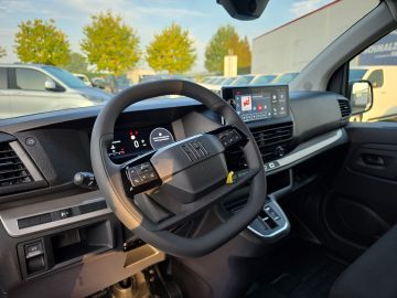 Bild 11 Fiat Scudo M Kasten AT8 DAB PDC Berganfahrass. Regens