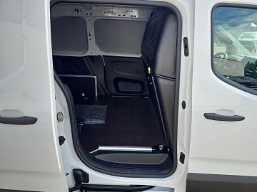 Bild 10 Opel Combo Cargo 1.2 Turbo EU6e LED Apple CarPlay And