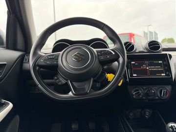 Bild 14 Suzuki Swift Comfort Hybrid LED Apple CarPlay Android A