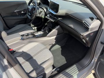 Bild 13 Peugeot 2008 Hybrid 145 Allure LED Apple CarPlay Android