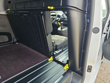 Bild 16 Opel Combo Cargo 1.2 Turbo EU6e LED Apple CarPlay And
