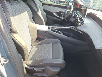 Bild 13 Peugeot 3008 Hybrid Allure AHK-abnehmbar Navi Digitales