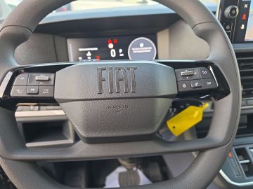 Bild 17 Fiat Scudo M Kasten AT8 DAB PDC Berganfahrass. Regens