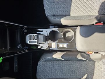 Bild 15 Peugeot 2008 Hybrid 145 Allure LED Apple CarPlay Android