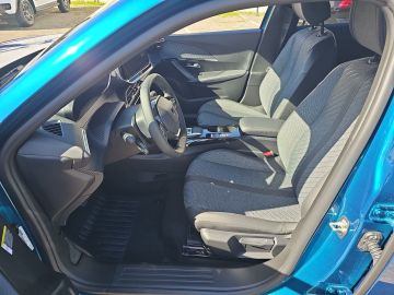 Bild 9 Peugeot 2008 Hybrid 145 Allure LED Apple CarPlay Android