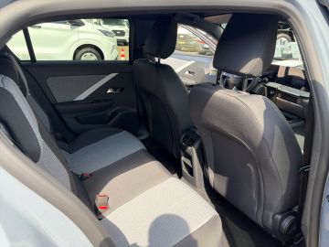 Bild 10 Opel Astra L Edition Navi Digitales Cockpit LED Apple