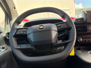 Bild 14 Opel Combo Electric Cargo M Verkehrszeichenerk. Temp