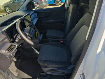 Bild 9 Ford Transit Courier BEV Trend Apple CarPlay Android