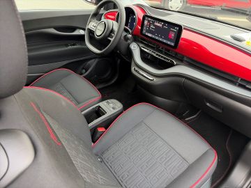 Bild 13 Fiat 500C e Red Navi Memory Sitze Apple CarPlay Andro