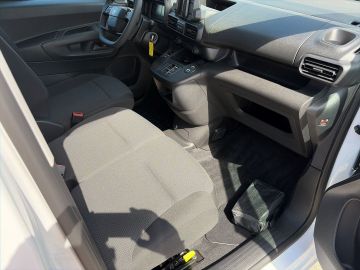 Bild 13 Opel Combo Electric Cargo M Verkehrszeichenerk. Temp