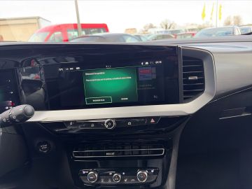Bild 12 Opel Mokka e Ultimate Navi Digitales Cockpit LED Blen