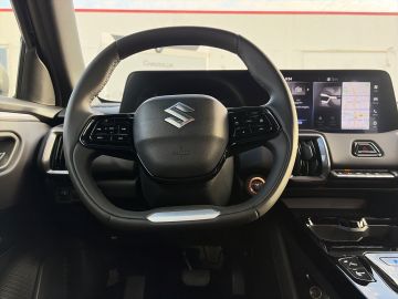 Bild 14 Suzuki Vitara e Comfort Navi Digitales Cockpit LED ACC