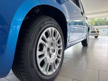 Bild 7 Fiat Panda Base DAB Spurhalteass. Verkehrszeichenerk.