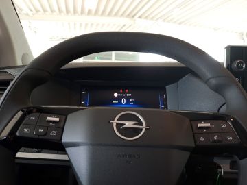 Bild 14 Opel Vivaro Electric kostenlose Fahrzeuglieferung inn