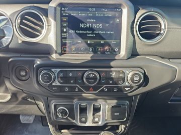 Bild 12 Jeep Wrangler Unlimited Sahara Hardtop Navi Soundsyst