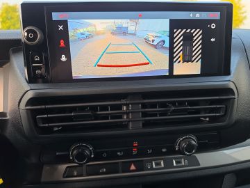 Bild 12 Fiat Scudo M Kasten AT8 DAB PDC Berganfahrass. Regens
