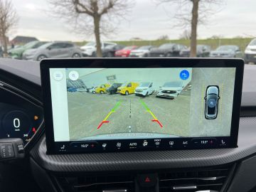 Bild 17 Ford Kuga ST-Line Sportpaket AHK-el. klappb. El. Pano