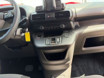 Bild 11 Opel Combo Electric Cargo M Verkehrszeichenerk. Temp