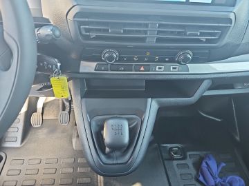 Bild 15 Opel Vivaro Kasten M Digitales Cockpit Apple CarPlay
