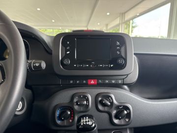 Bild 12 Fiat Panda Base DAB Spurhalteass. Verkehrszeichenerk.