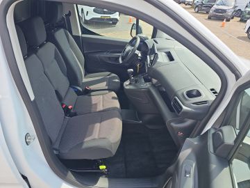 Bild 13 Opel Combo Cargo 1.2 Turbo EU6e LED Apple CarPlay And
